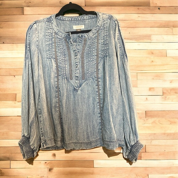 Pilcro and the Letterpress Anthropologie Norah Pintucked Blouse. - Picture 6 of 8